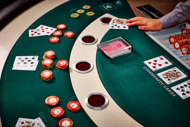 Stud Poker Rikvip - Kinh Nghiệm Chinh Phục "Xương Máu" 3 Các chiến thuật chơi Stud Poker Rikvip